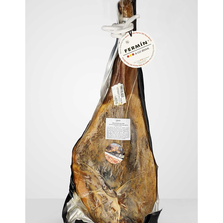 Fermin - Jamón Cebo de Campo 50% Ibérico, pierna trasera, hueso de corral en 16-18 libras